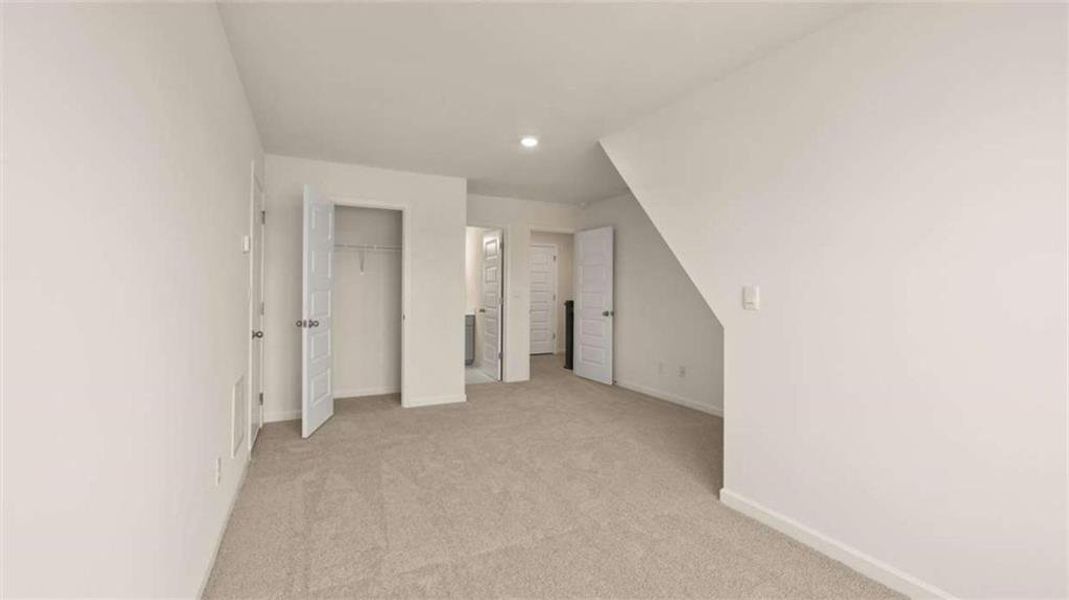 Spacious, unfurnished interior of a new home in The Gates at Pates Creek, Hampton (Image 24).