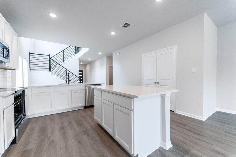 Furnished interior view inside a new home in Hannah Heights, Seguin (Image 5).