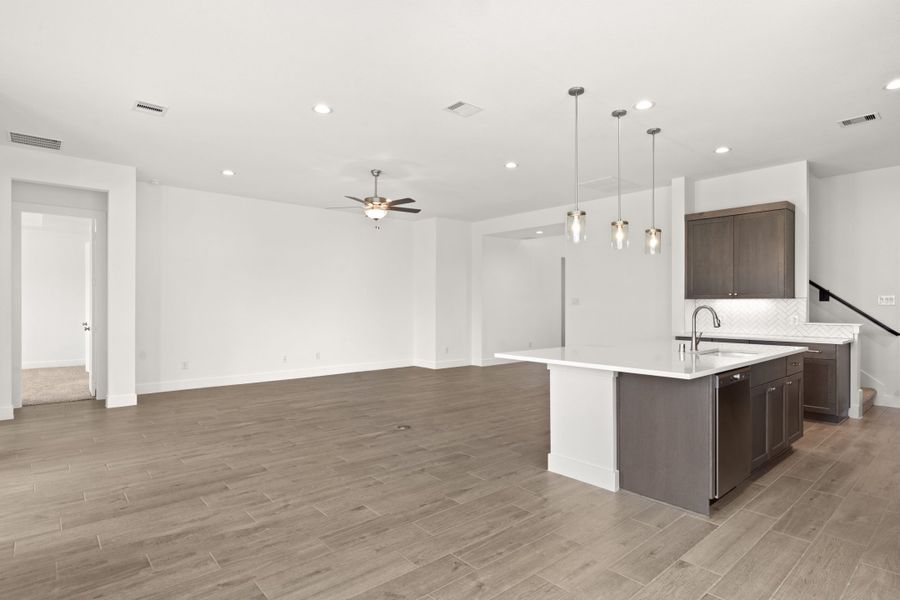 Spacious, unfurnished interior of a new home in Artavia, Conroe (Image 30).