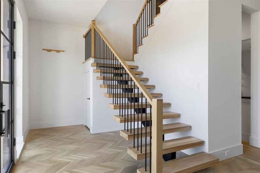 Spacious, unfurnished interior of a new home in , Dallas (Image 22).