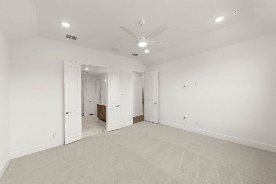 Spacious, unfurnished interior of a new home in Union Park, Little Elm (Image 16).