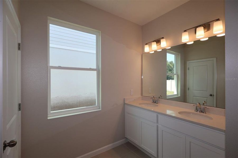 Furnished interior view inside a new home in Bay Lake Farms, St. Cloud (Image 5).