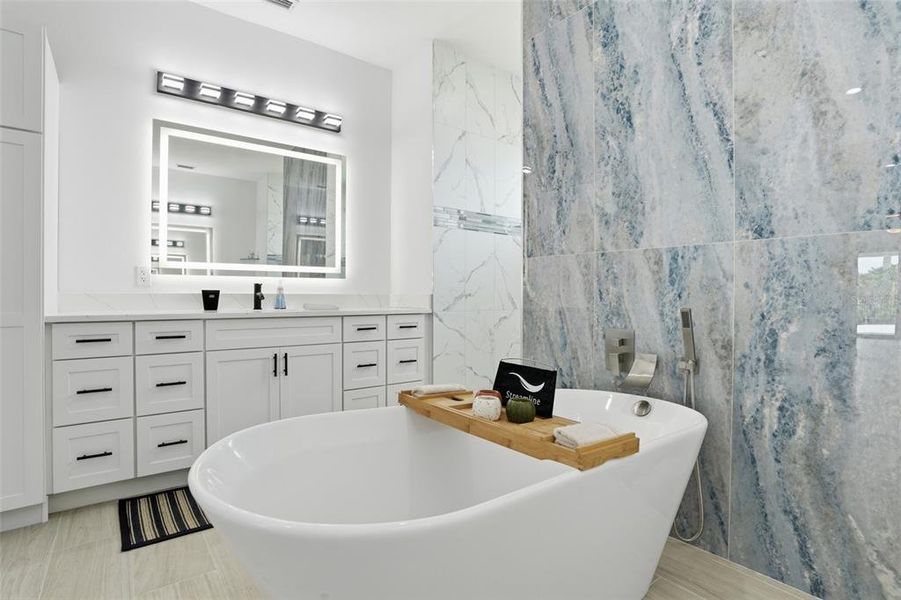 Furnished interior view inside a new home in , Cape Coral (Image 13).