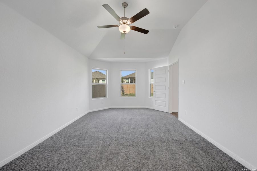 Spacious, unfurnished interior of a new home in Paloma Park, Converse (Image 22).