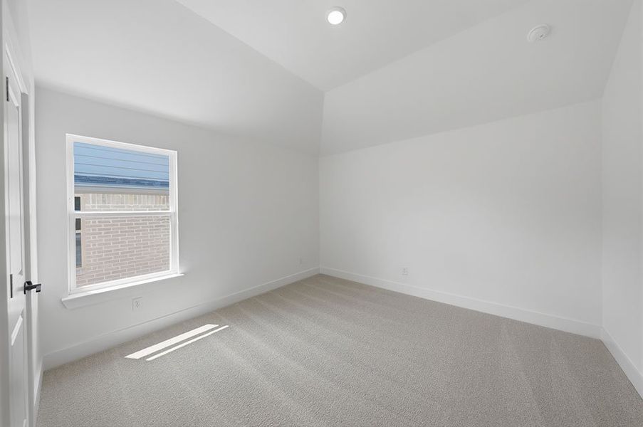 Spacious, unfurnished interior of a new home in Tavolo Park, Fort Worth (Image 36).