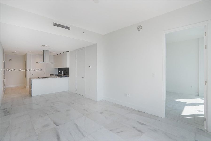 Spacious, unfurnished interior of a new home in , Miami (Image 9).