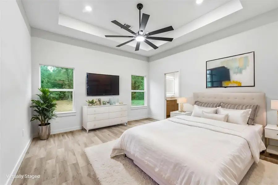 Furnished interior view inside a new home in , Conroe (Image 15).