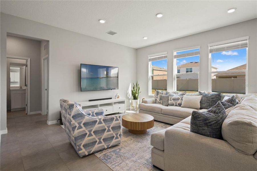 Furnished interior view inside a new home in , Wesley Chapel (Image 10).