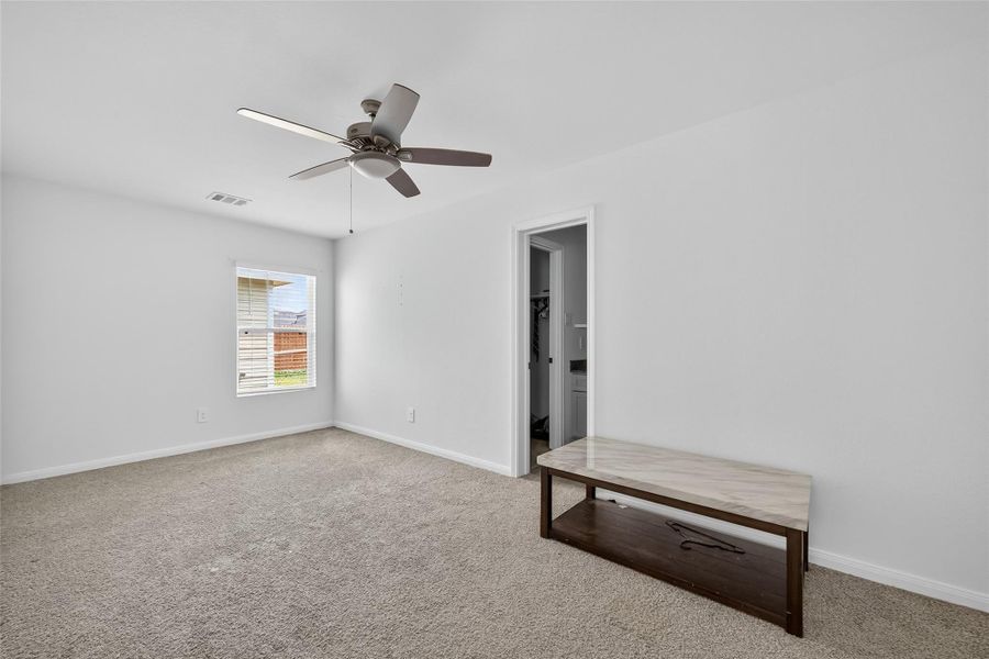Spacious, unfurnished interior of a new home in Marie Village, Conroe (Image 21). Spacious, unfurnished interior of a new home in Marie Village, Conroe (Image 21).