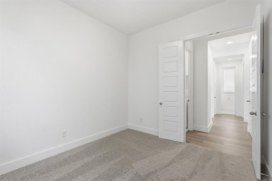 Spacious, unfurnished interior of a new home in Sandbrock Ranch, Aubrey (Image 21). Spacious, unfurnished interior of a new home in Sandbrock Ranch, Aubrey (Image 21).