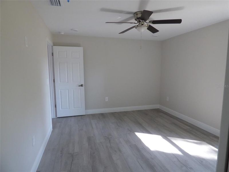 Spacious, unfurnished interior of a new home in , Citrus Springs (Image 13).