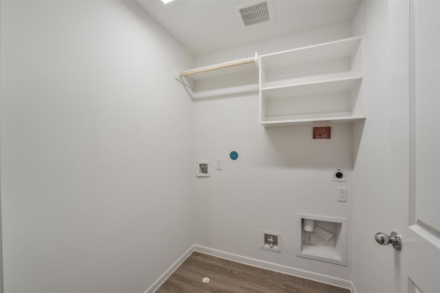 Spacious, unfurnished interior of a new home in , Houston (Image 23).