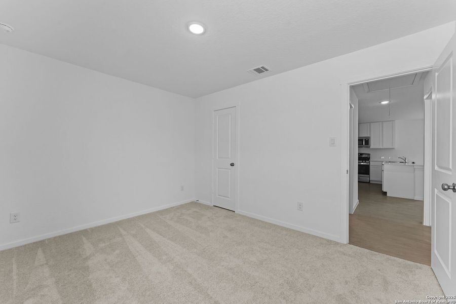 Spacious, unfurnished interior of a new home in Lodi Grove, Floresville (Image 22). Spacious, unfurnished interior of a new home in Lodi Grove, Floresville (Image 22).