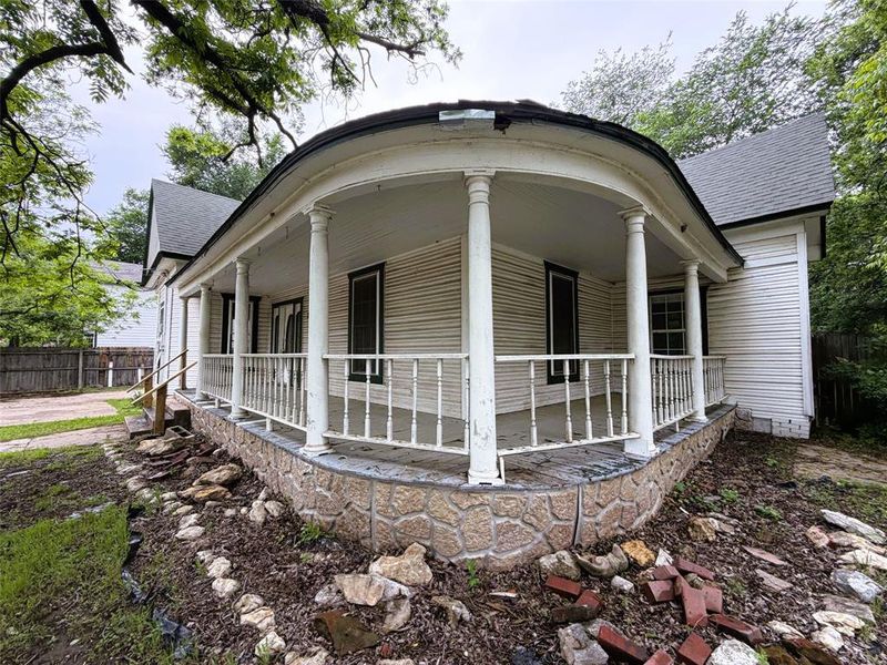 Exterior details and patio area of a home in , Cleburne (Image 2). Exterior details and patio area of a home in , Cleburne (Image 2).