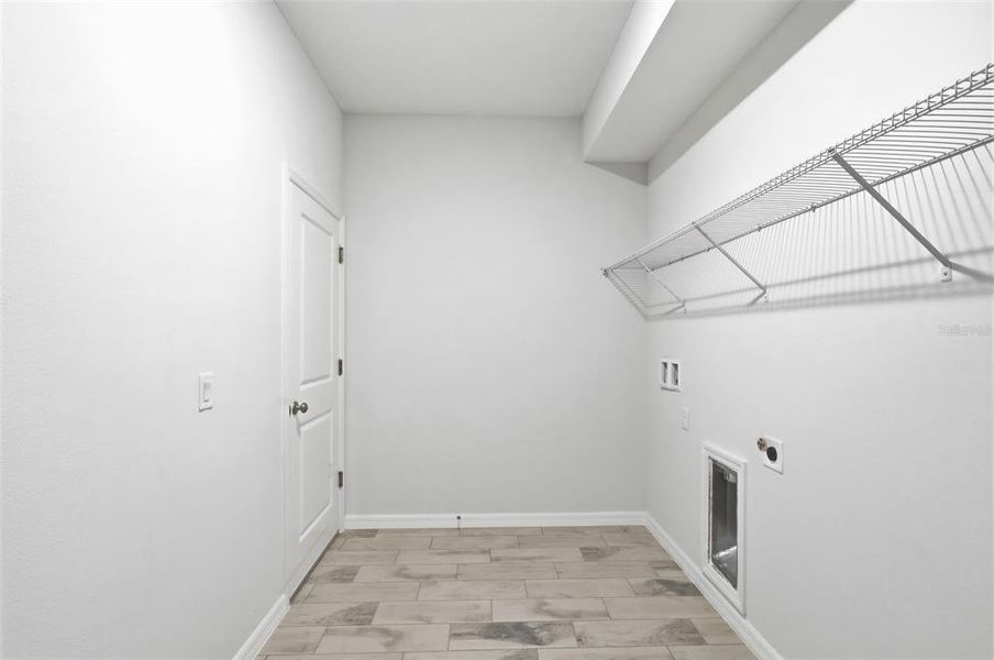 Spacious, unfurnished interior of a new home in , Altamonte Springs (Image 35).