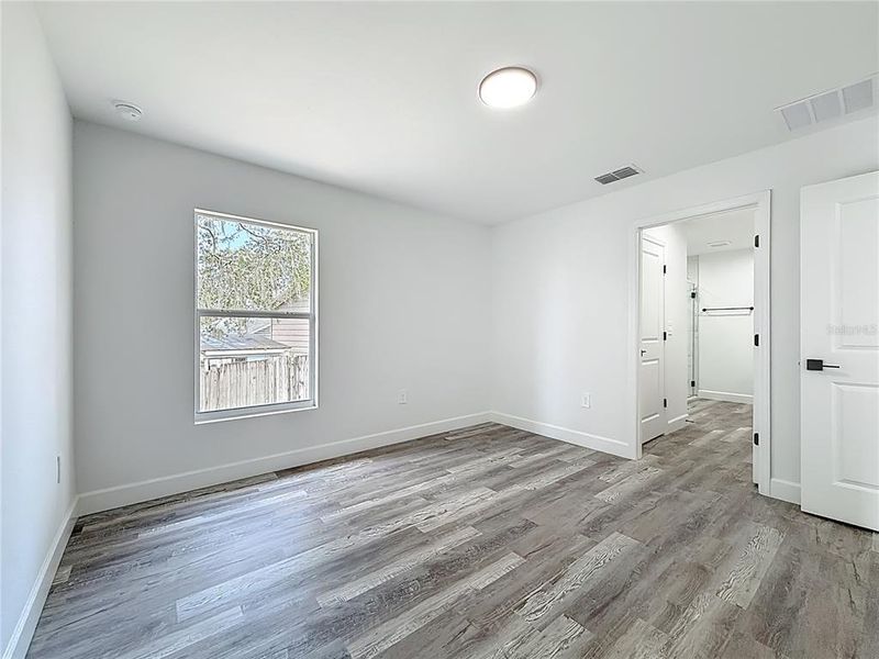 Spacious, unfurnished interior of a new home in , Ocala (Image 25).