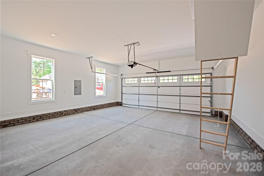 Spacious, unfurnished interior of a new home in , Concord (Image 36).