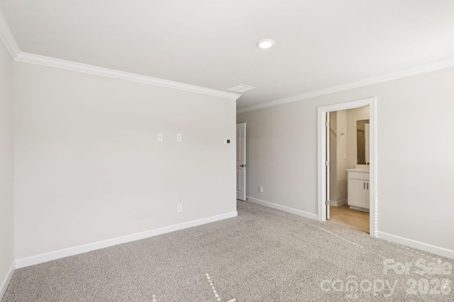 Spacious, unfurnished interior of a new home in Galloway Ridge, Charlotte (Image 21).