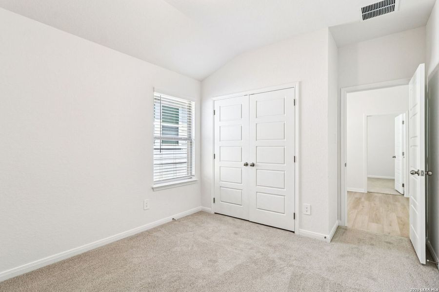 Spacious, unfurnished interior of a new home in Lark Canyon, New Braunfels (Image 47).