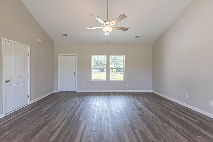 Representative unfurnished interior of a home built from the Dillon II by Great Southern Homes in Shady Grove, Conway (Image 42).