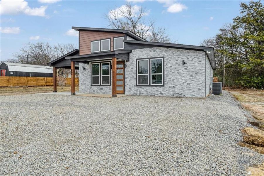 Exterior details and patio area of a home in , Gordonville (Image 29). Exterior details and patio area of a home in , Gordonville (Image 29).