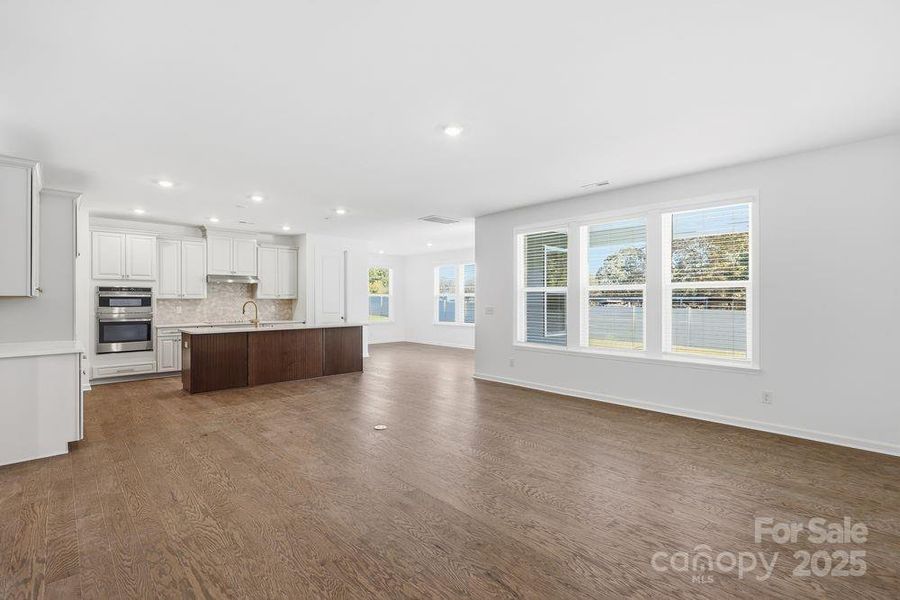 154 Nicholson Lane ~ Ready Now!