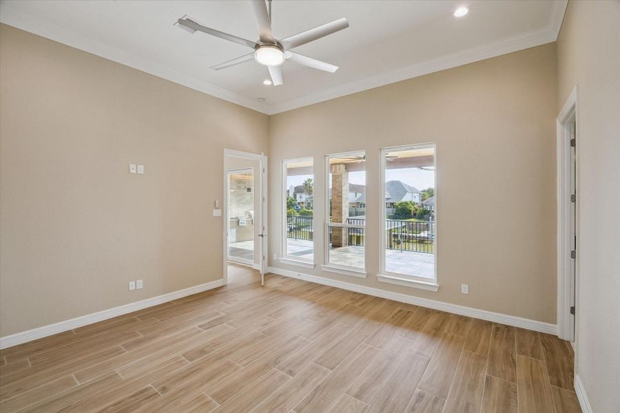 Spacious, unfurnished interior of a new home in , Kemah (Image 32). Spacious, unfurnished interior of a new home in , Kemah (Image 32).
