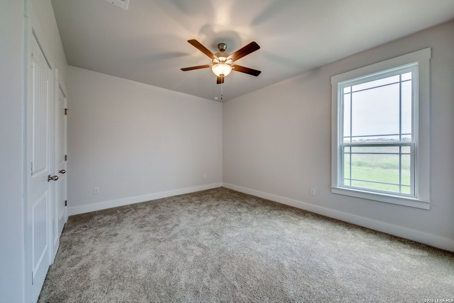 Spacious, unfurnished interior of a new home in , La Vernia (Image 7).