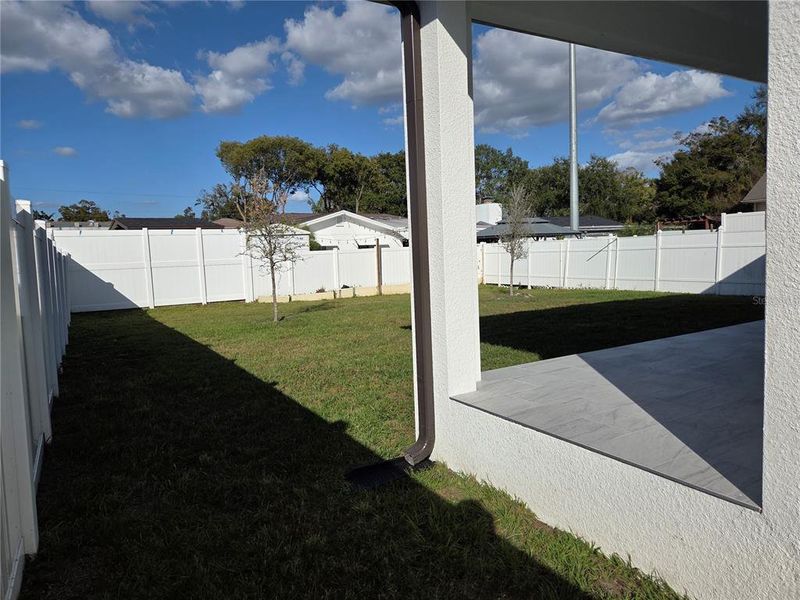 Exterior details and patio area of a home in , Tampa (Image 4).