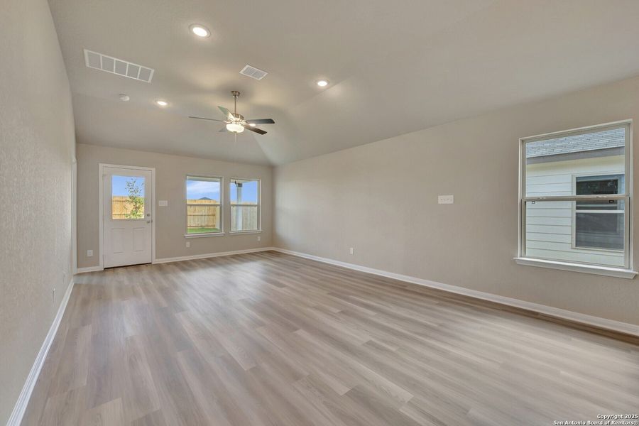 Spacious, unfurnished interior of a new home in Park Place, New Braunfels (Image 31). Spacious, unfurnished interior of a new home in Park Place, New Braunfels (Image 31).