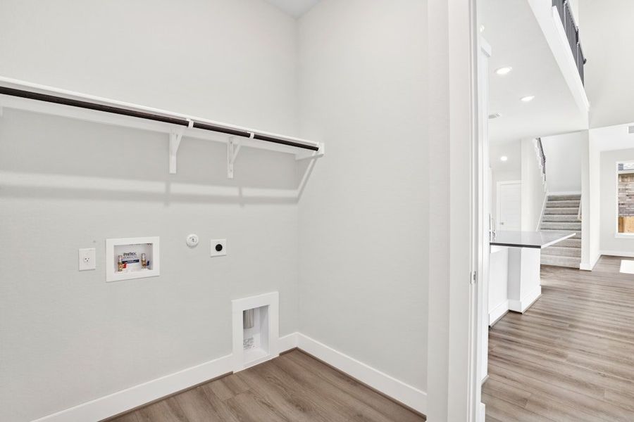 Spacious, unfurnished interior of a new home in Blackhawk, Pflugerville (Image 38).