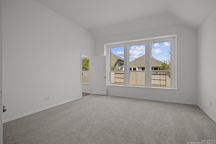 Spacious, unfurnished interior of a new home in Stillwater Ranch 45', San Antonio (Image 14).