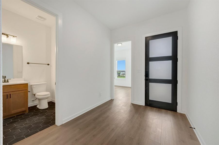 Spacious, unfurnished interior of a new home in Heritage, Dripping Springs (Image 5).