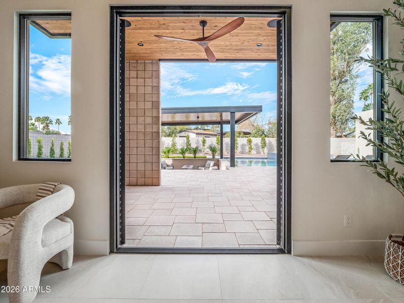 112_p2411091 112_p2411091