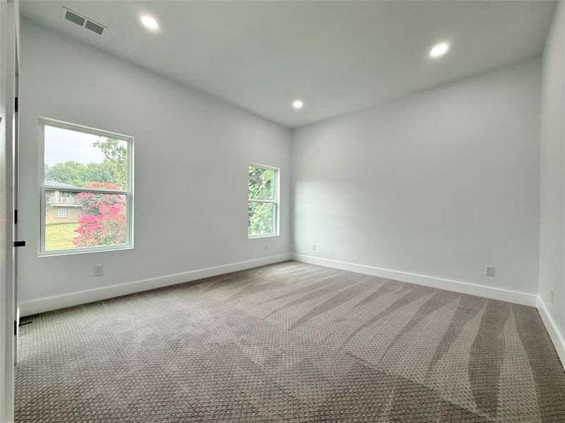 Spacious, unfurnished interior of a new home in , Fort Worth (Image 25).