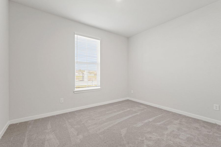 Spacious, unfurnished interior of a new home in Woodshore, Clute (Image 28).