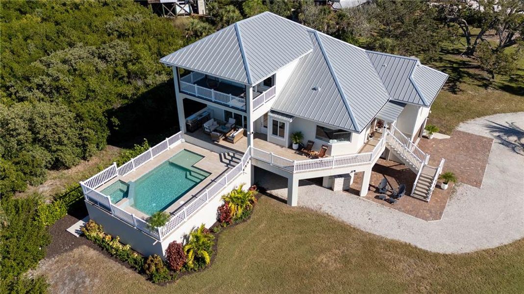 Community amenities in , Englewood (Image 63).