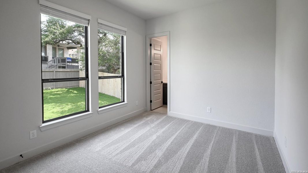 Spacious, unfurnished interior of a new home in Kinder Ranch, San Antonio (Image 26).