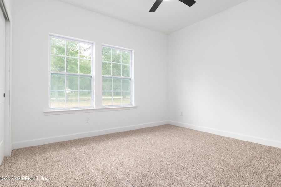 Spacious, unfurnished interior of a new home in , Middleburg (Image 24).