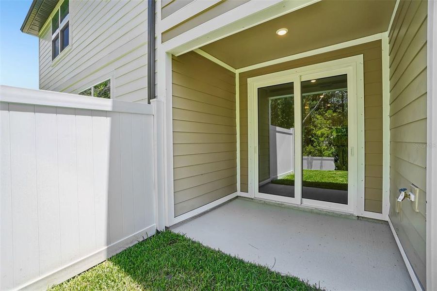 Exterior details and patio area of a home in , Tampa (Image 3).