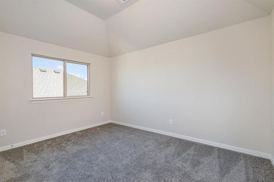 Spacious, unfurnished interior of a new home in Courts Of Bonnie Brae, Denton (Image 14).