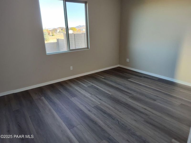 Spacious, unfurnished interior of a new home in North Ridge at Pronghorn Ranch, Prescott Valley (Image 10).
