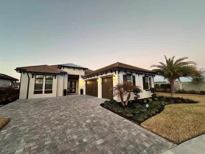 Exterior details and patio area of a home in , Wesley Chapel (Image 38).