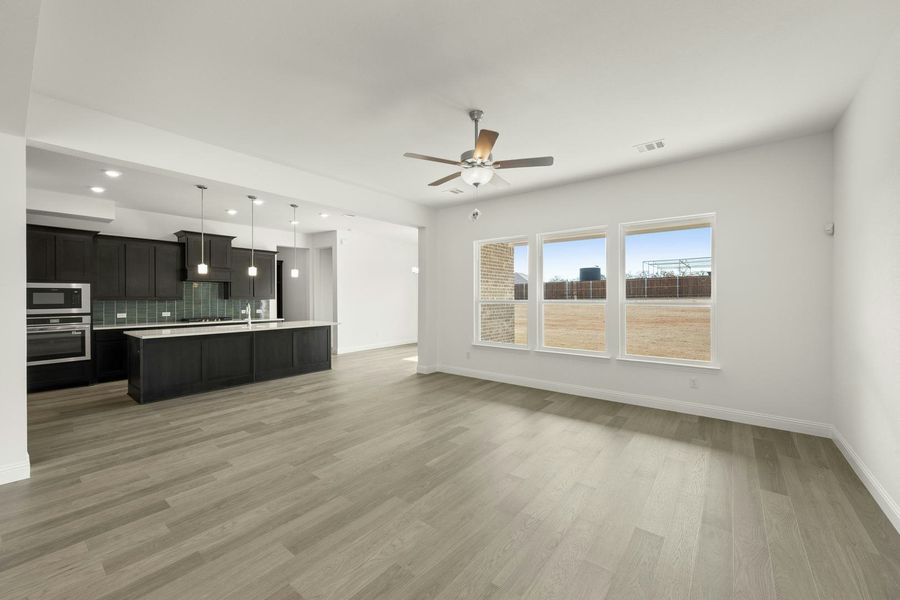 Spacious, unfurnished interior of a new home in Stone Eagle, Azle (Image 21).