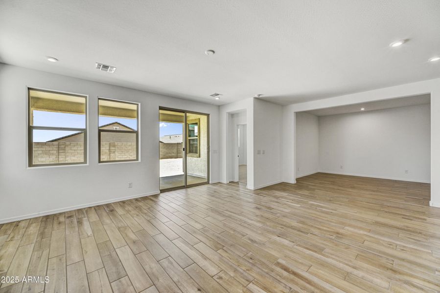 12-Family to Dining 12-Family to Dining