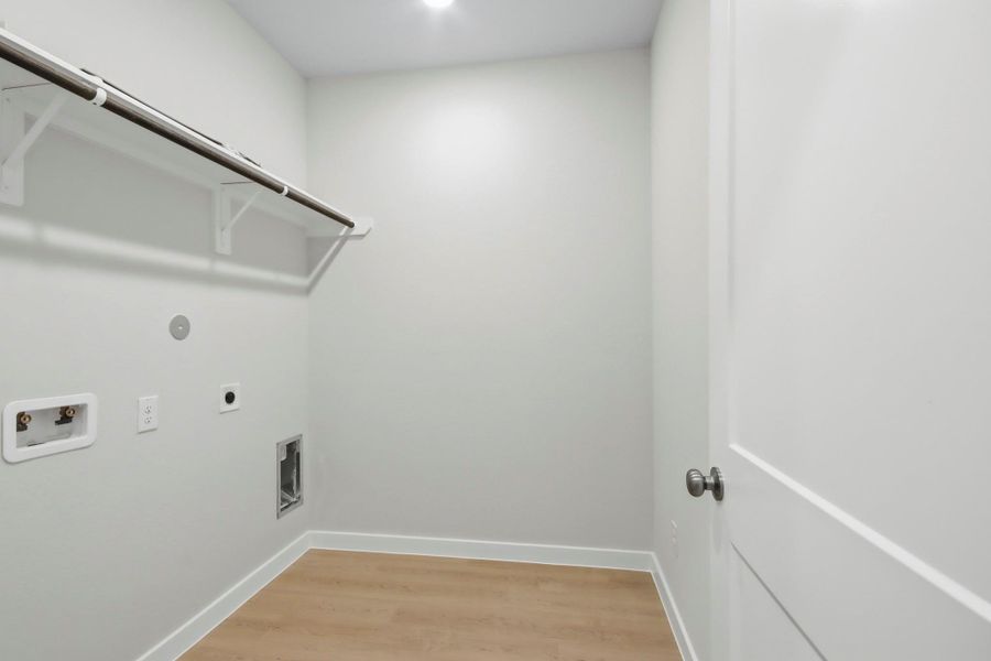 Spacious, unfurnished interior of a new home in Caney Mills, Conroe (Image 11). Spacious, unfurnished interior of a new home in Caney Mills, Conroe (Image 11).