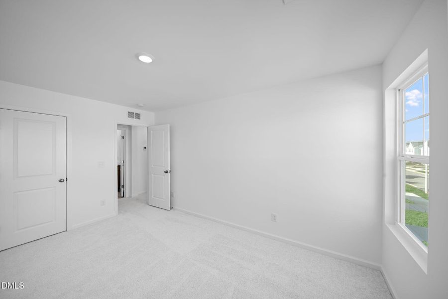 SUN_Everlee_Pic_CarsonII_QMI_260_Bed3_1o