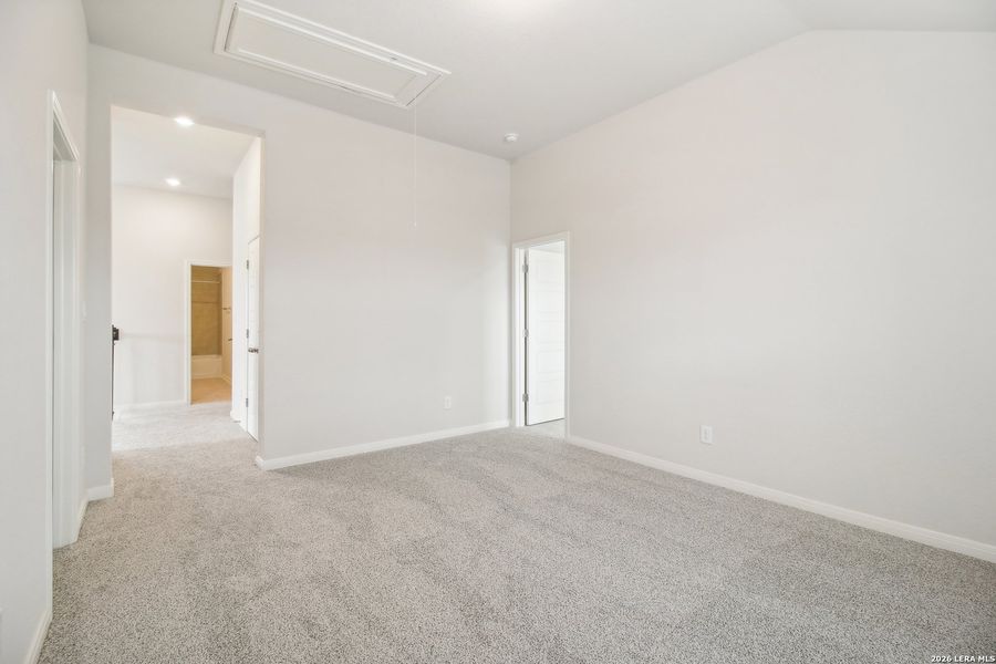 Spacious, unfurnished interior of a new home in , San Antonio (Image 30).