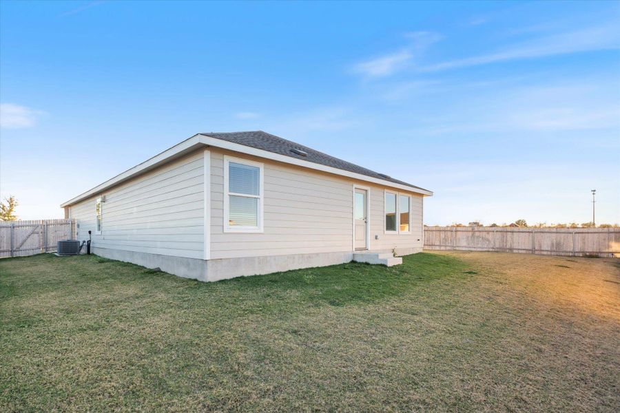 Exterior details and patio area of a home in , Troy (Image 19).
