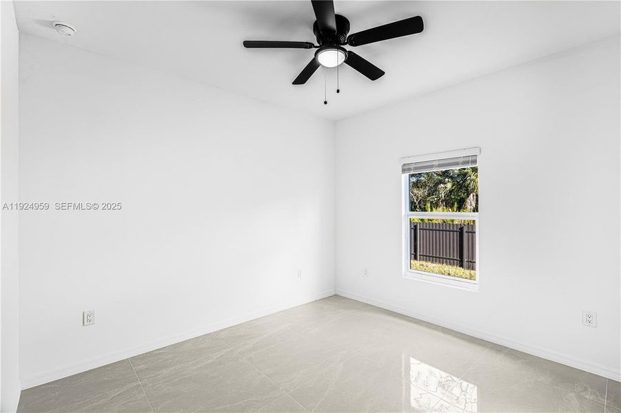 Spacious, unfurnished interior of a new home in , Lehigh Acres (Image 17).